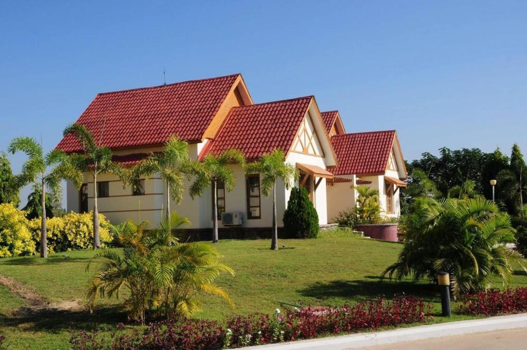 Myat Taw Win Hotel Naypyidaw Εξωτερικό φωτογραφία