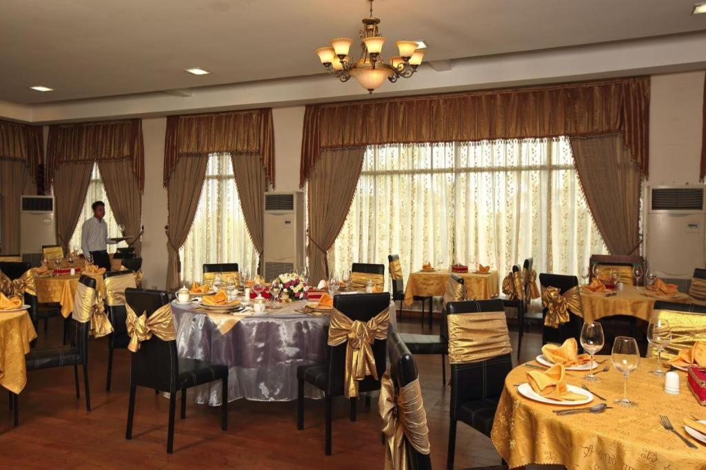 Myat Taw Win Hotel Naypyidaw Εξωτερικό φωτογραφία
