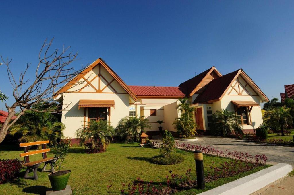 Myat Taw Win Hotel Naypyidaw Εξωτερικό φωτογραφία