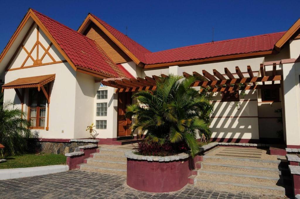 Myat Taw Win Hotel Naypyidaw Εξωτερικό φωτογραφία
